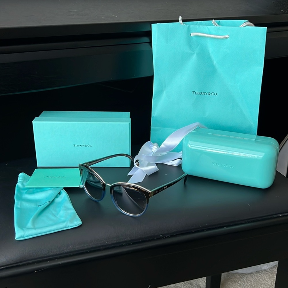 Authentic NWOT Tiffany sunglasses